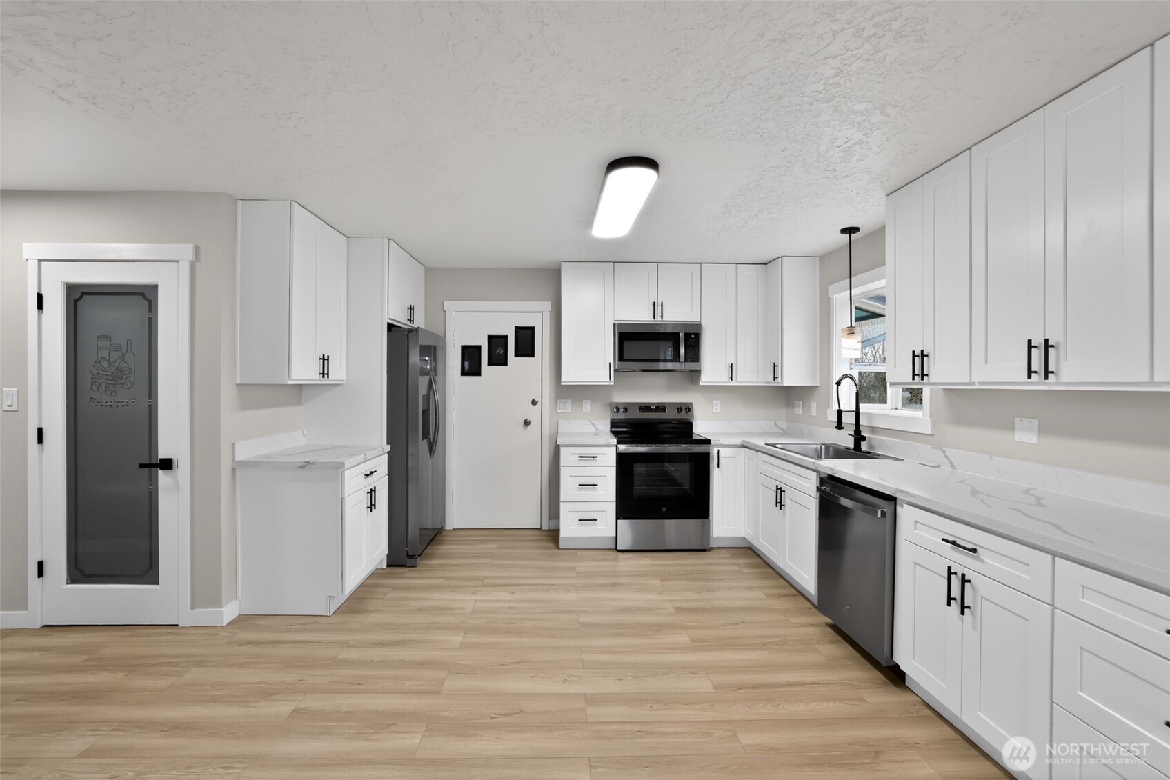 2404 Bloyd Street , Kelso, WA 98626-5113