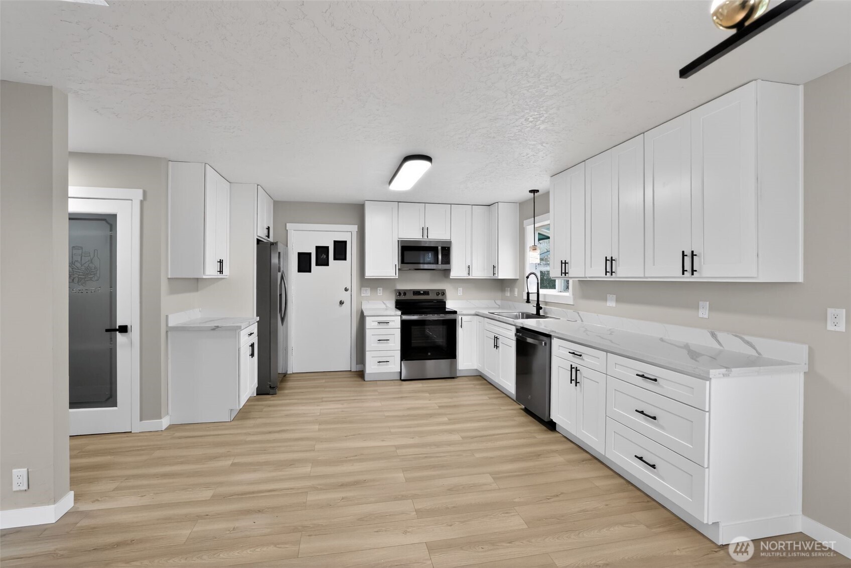 2404 Bloyd Street , Kelso, WA 98626-5113