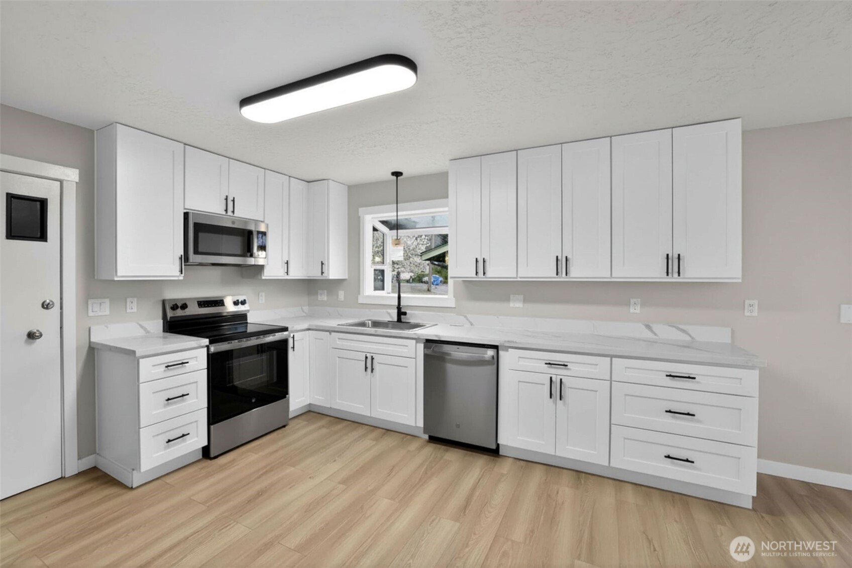 2404 Bloyd Street , Kelso, WA 98626-5113