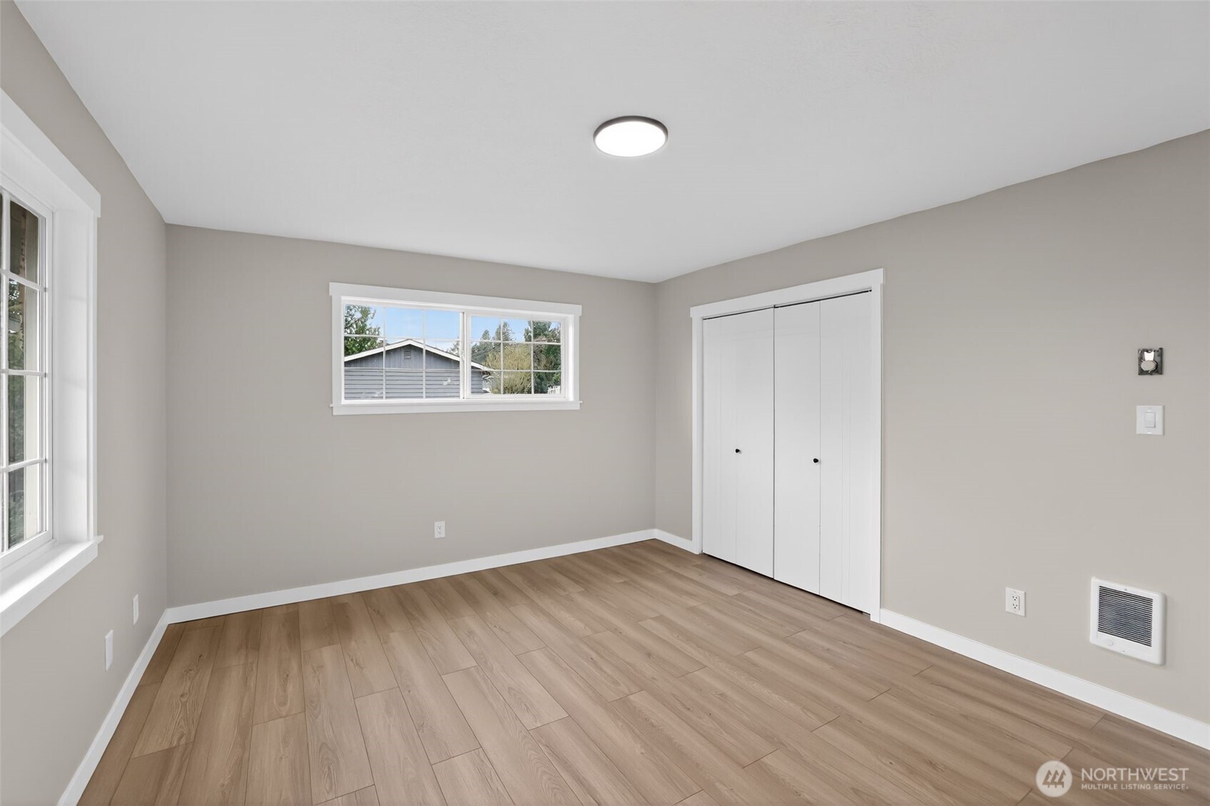 2404 Bloyd Street , Kelso, WA 98626-5113