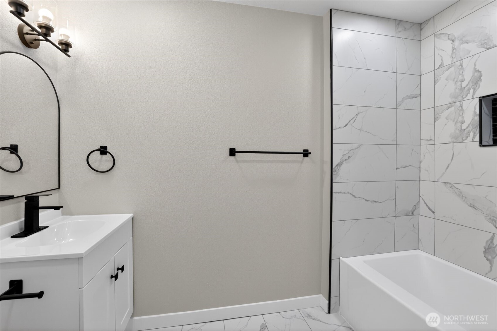 2404 Bloyd Street , Kelso, WA 98626-5113