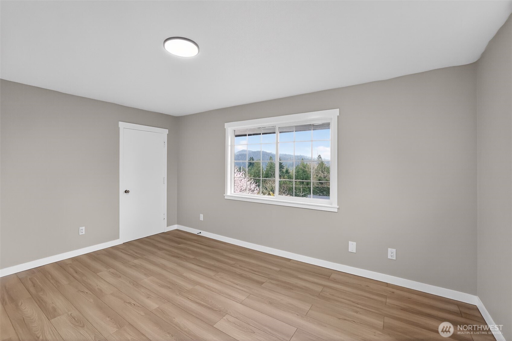 2404 Bloyd Street , Kelso, WA 98626-5113