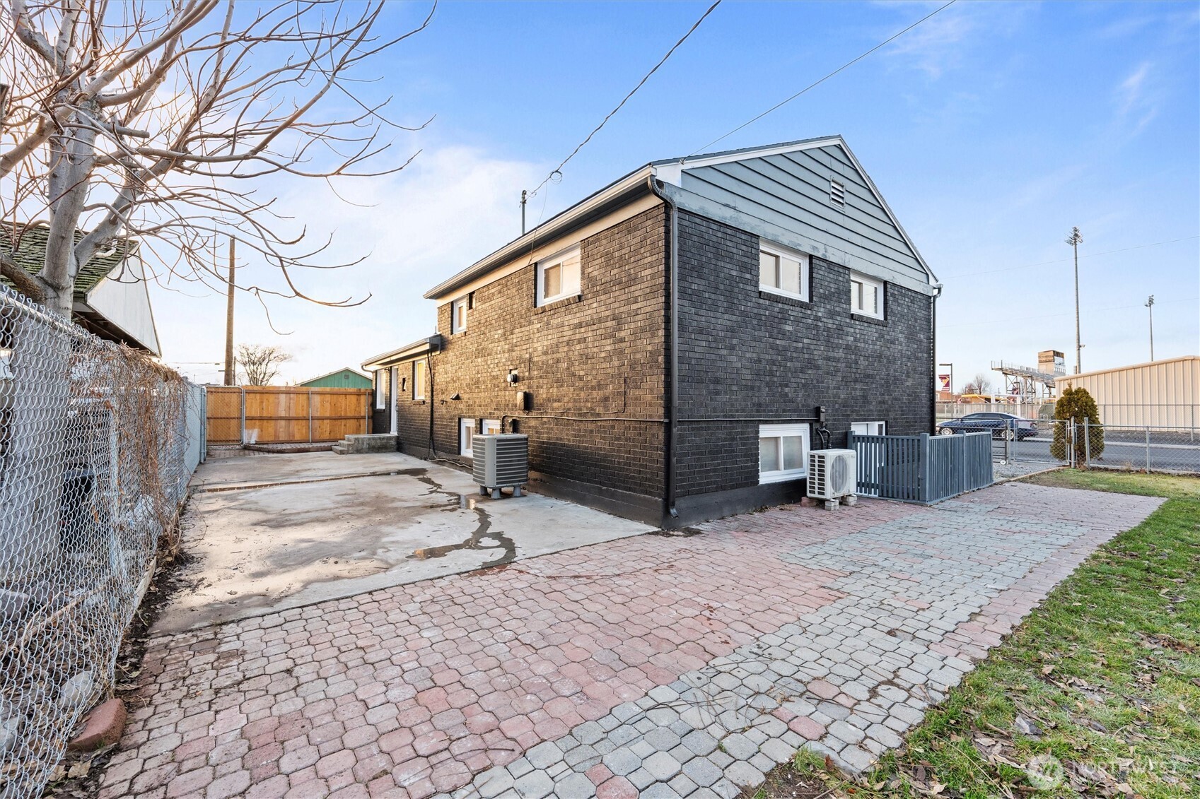 906 S A Street , Moses Lake, WA 98837