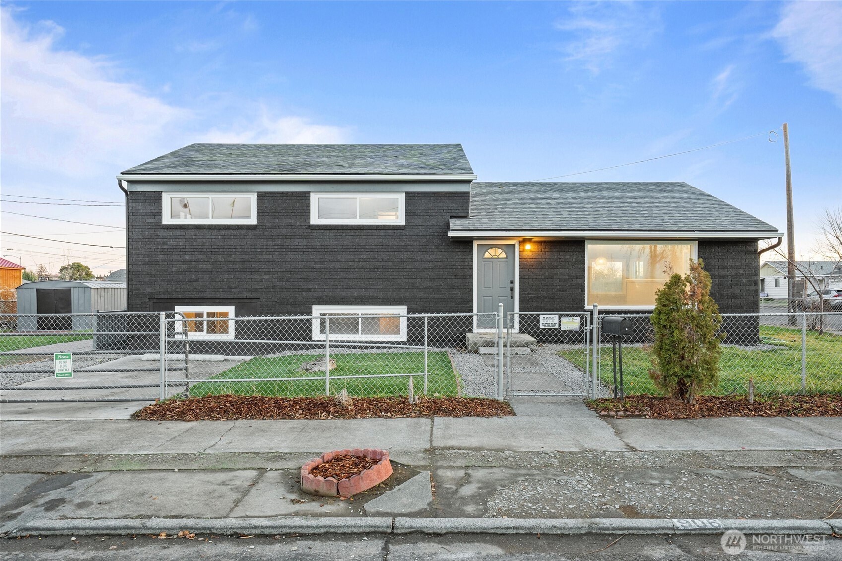 906 S A Street , Moses Lake, WA 98837