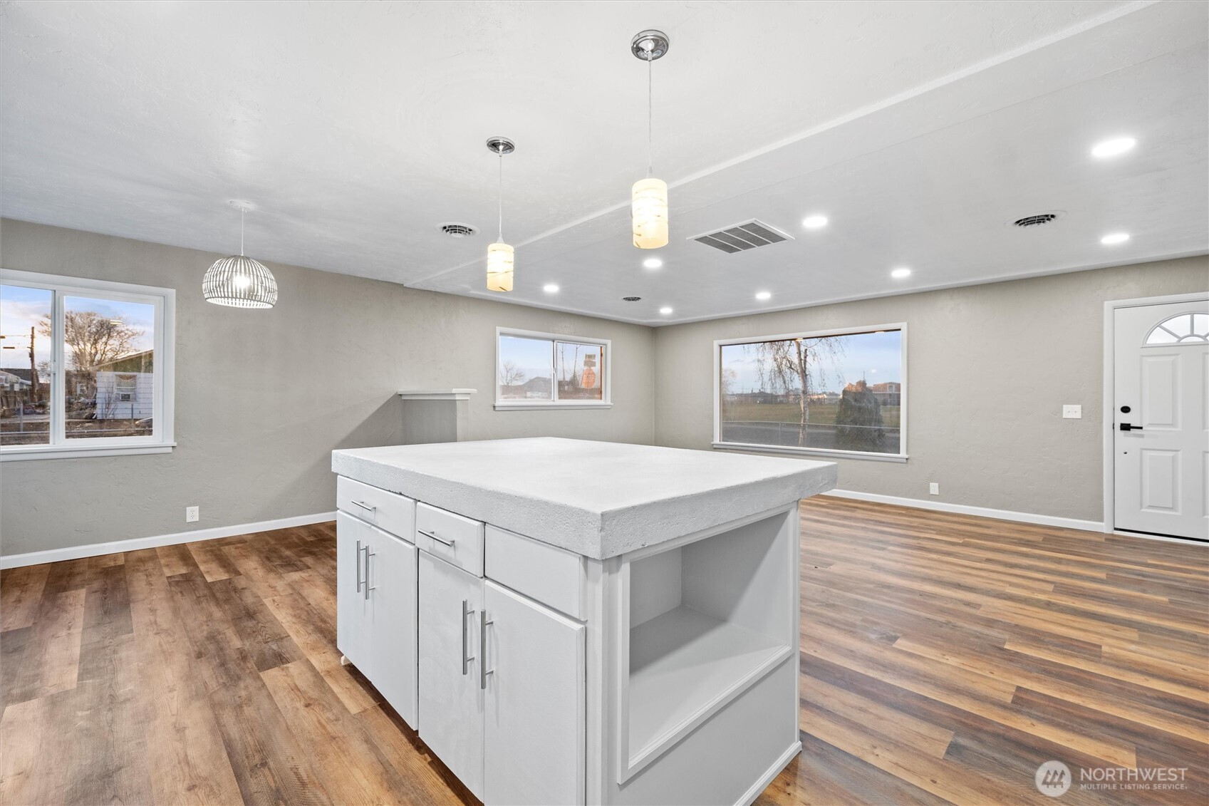 906 S A Street , Moses Lake, WA 98837