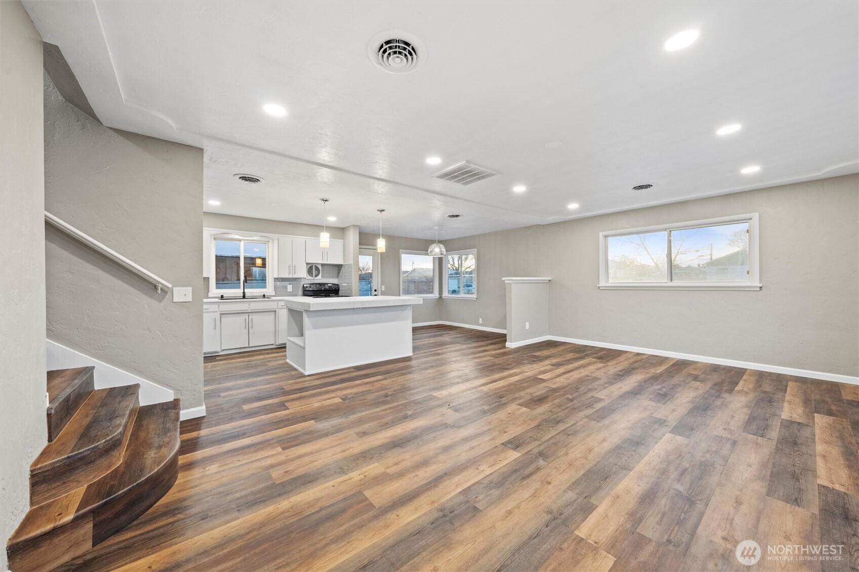 906 S A Street , Moses Lake, WA 98837