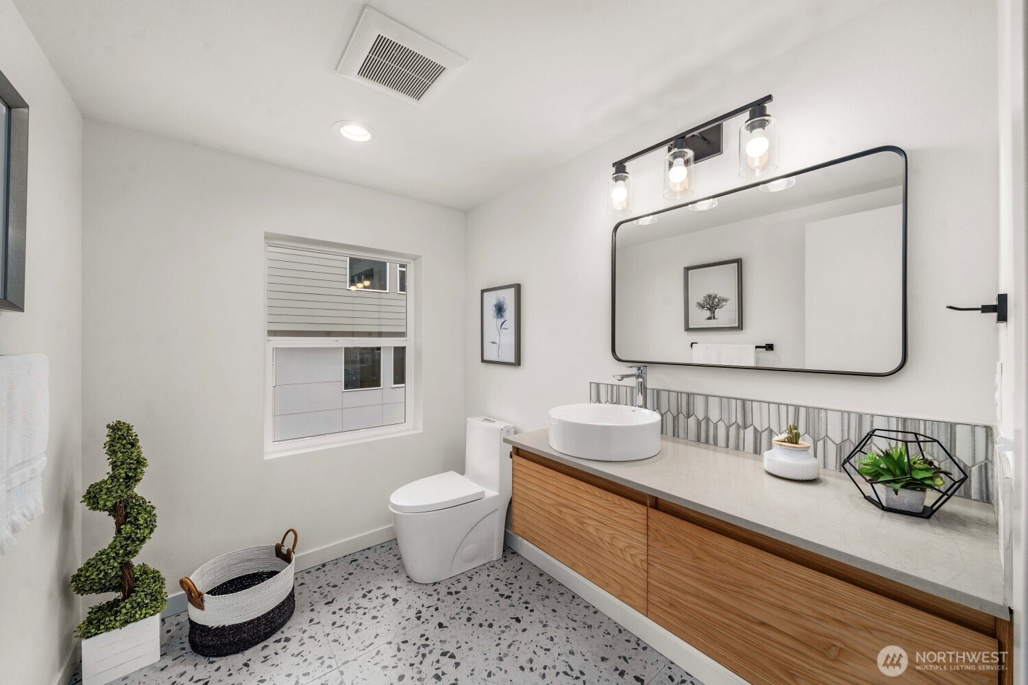 11543 17th Place SW, Burien, WA 98146