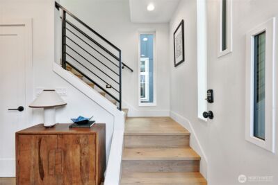 2006 B 19th Avenue S, Seattle, WA 98144 - Photo 4