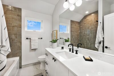 2006 B 19th Avenue S, Seattle, WA 98144 - Photo 18