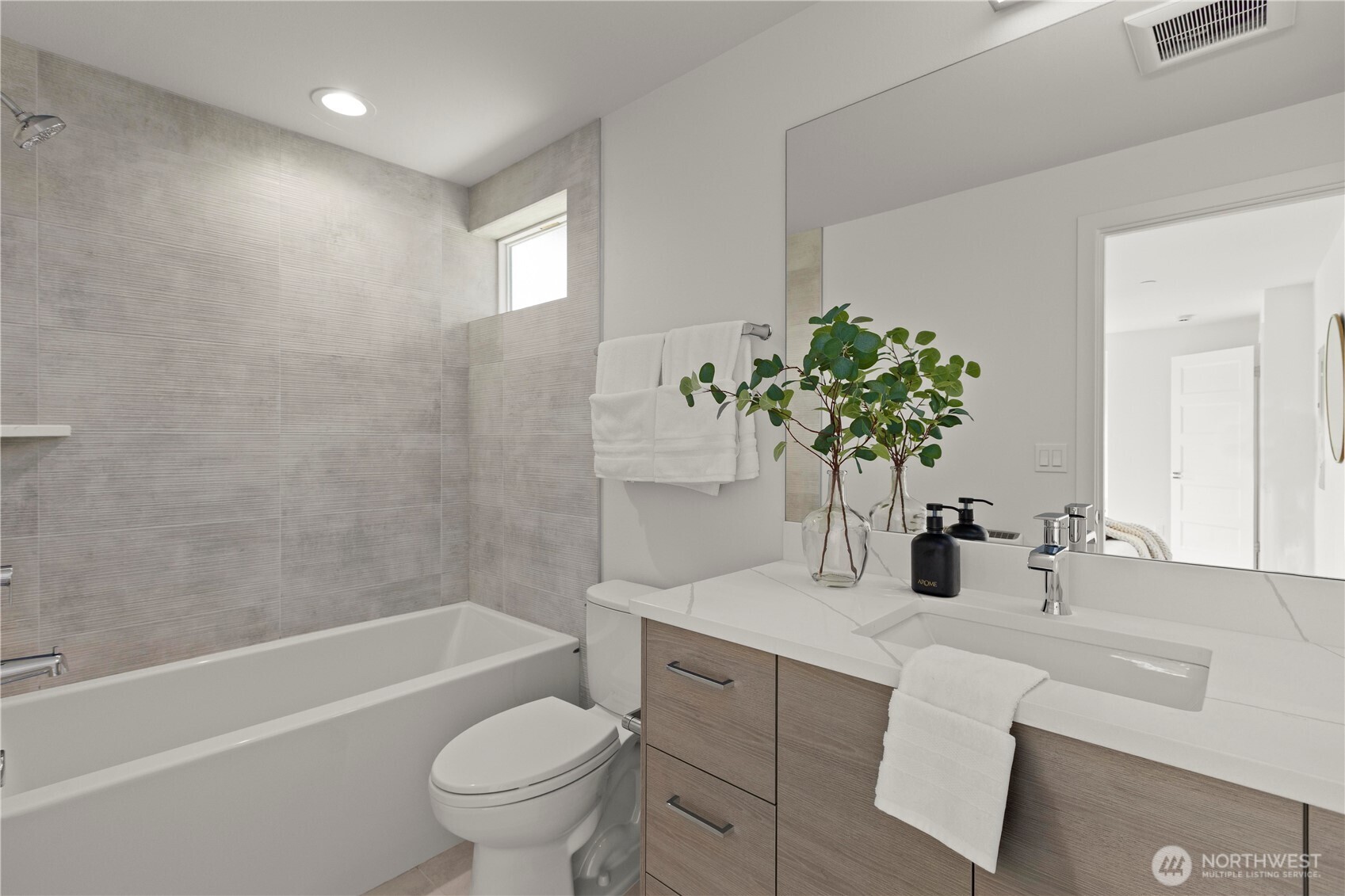 1206 A NW 83rd Street , Seattle, WA 98117