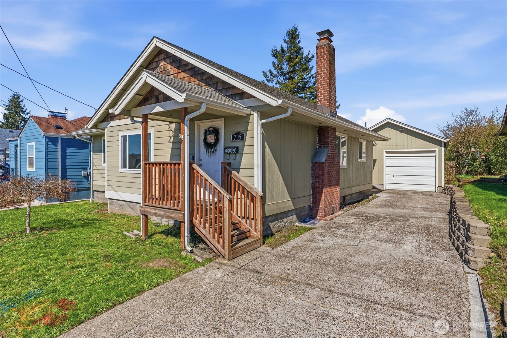 705 Cowlitz Way , Kelso, WA 98626