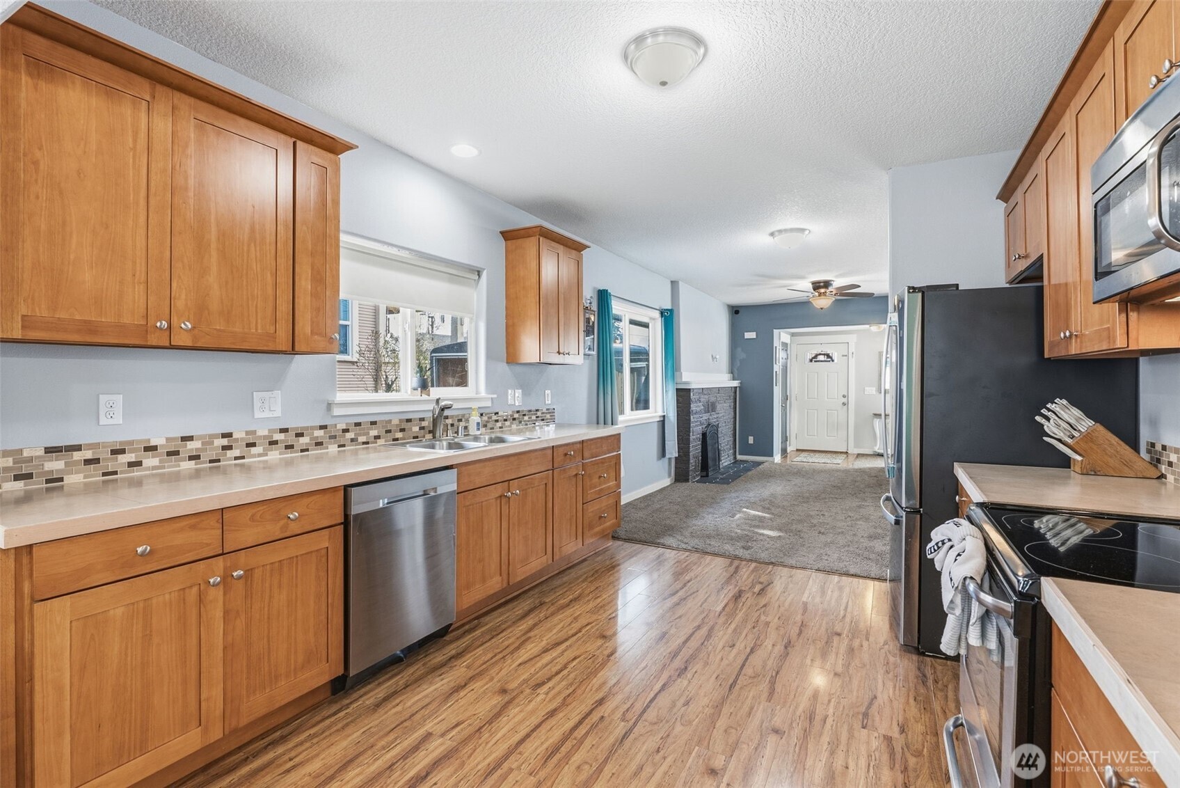 705 Cowlitz Way , Kelso, WA 98626