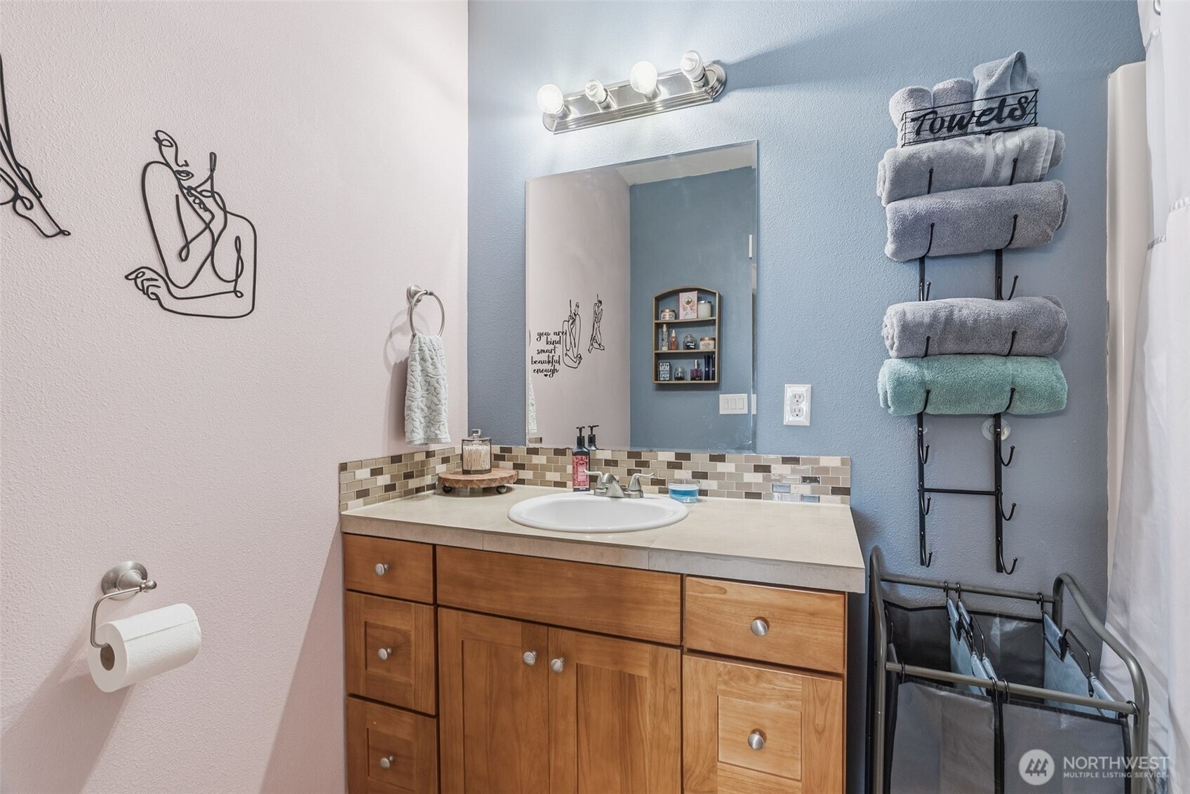 705 Cowlitz Way , Kelso, WA 98626