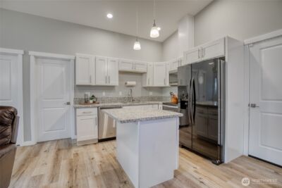 616 Sunset Avenue NE, Ocean Shores, WA 98569 - Photo 4