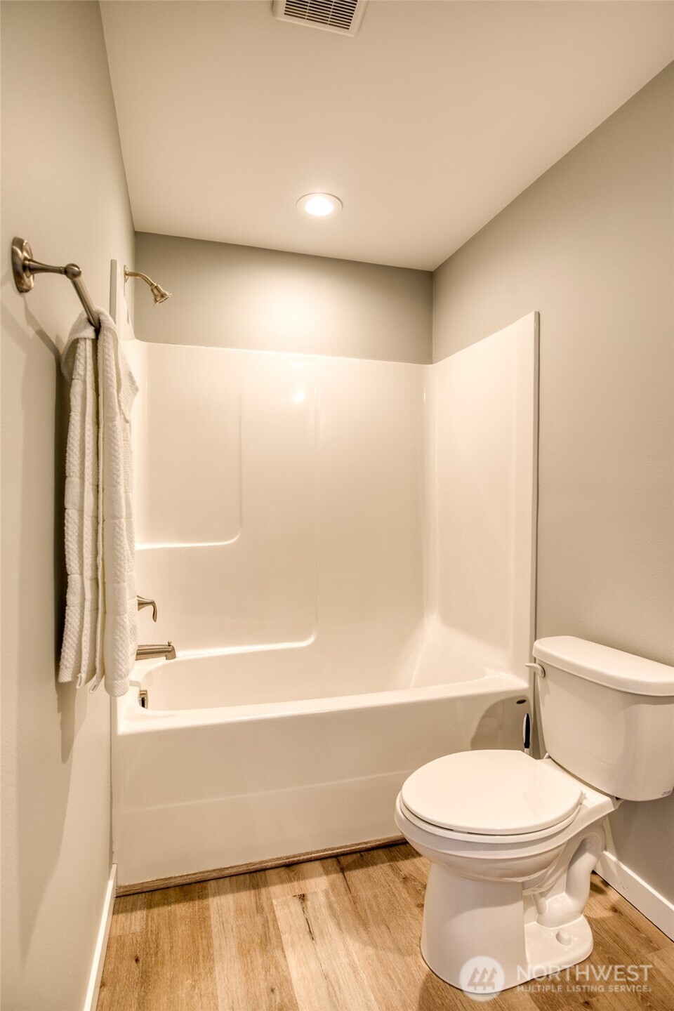 616 Sunset Avenue NE, Ocean Shores, WA 98569