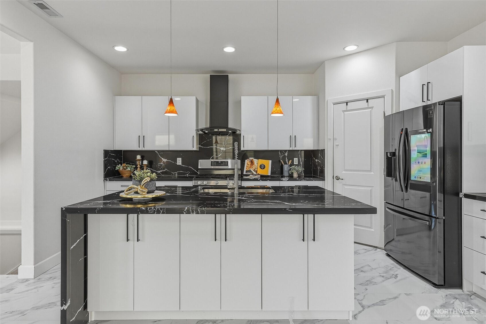 20042 94th Avenue NE, Bothell, WA 98011