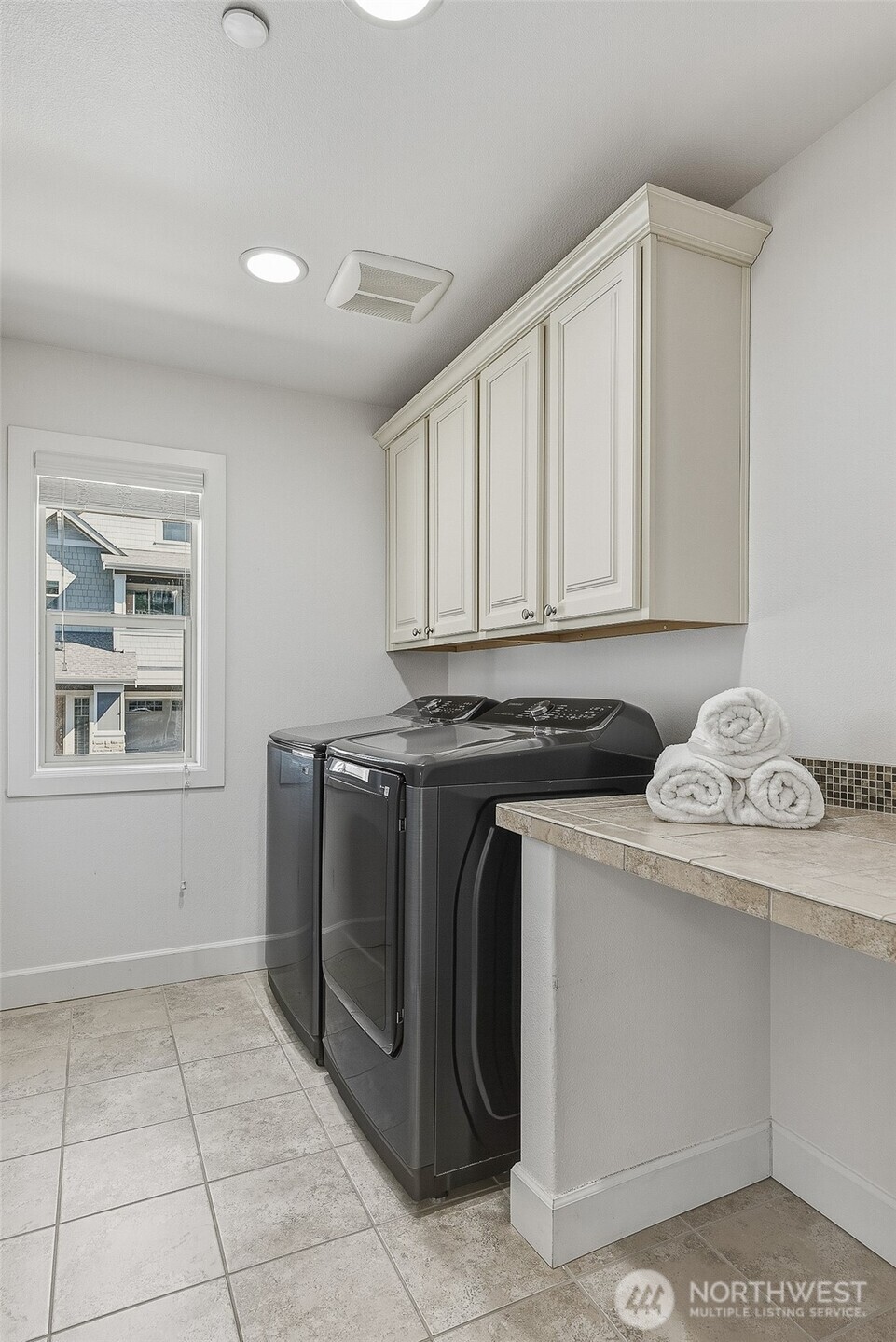 20042 94th Avenue NE, Bothell, WA 98011