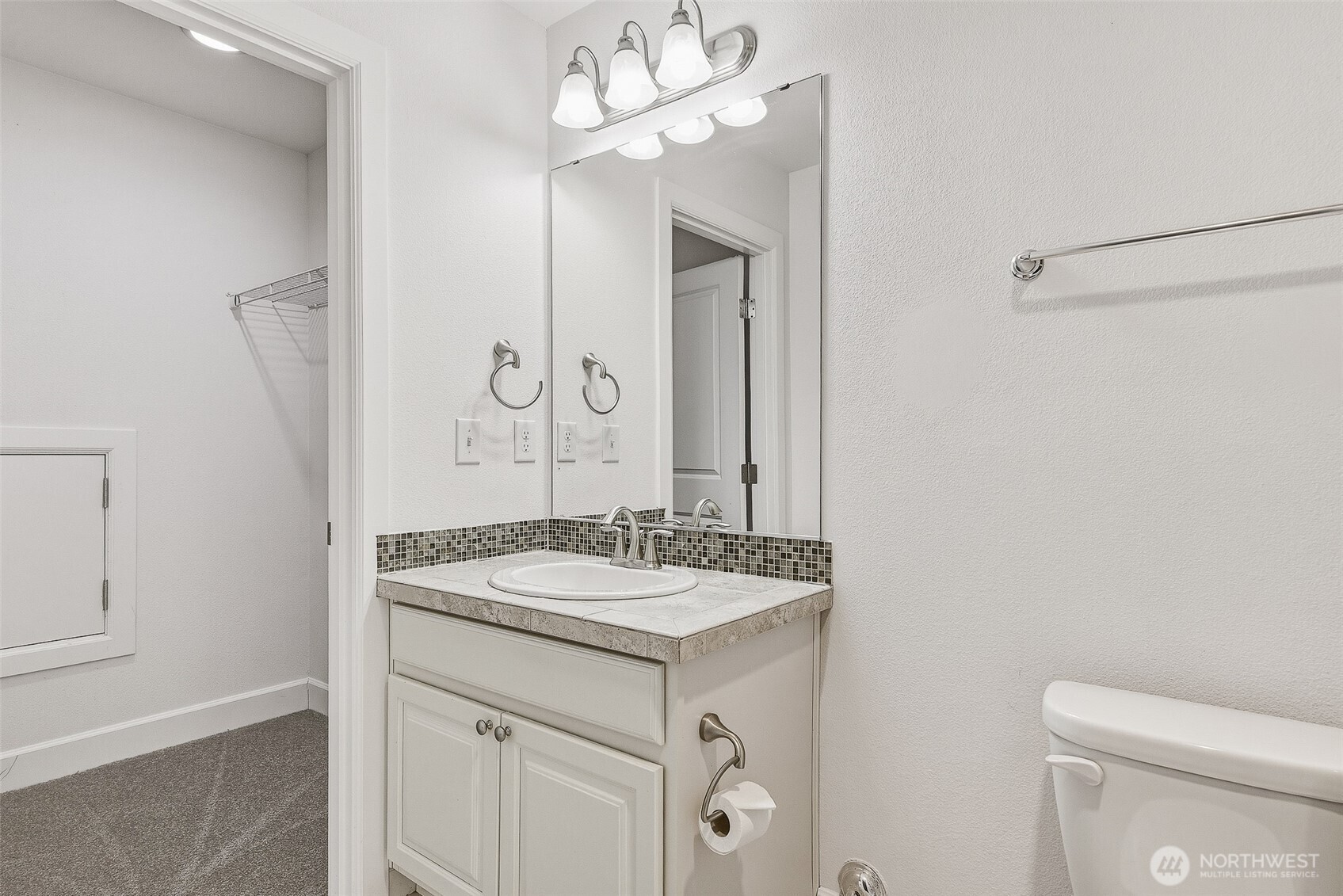 20042 94th Avenue NE, Bothell, WA 98011