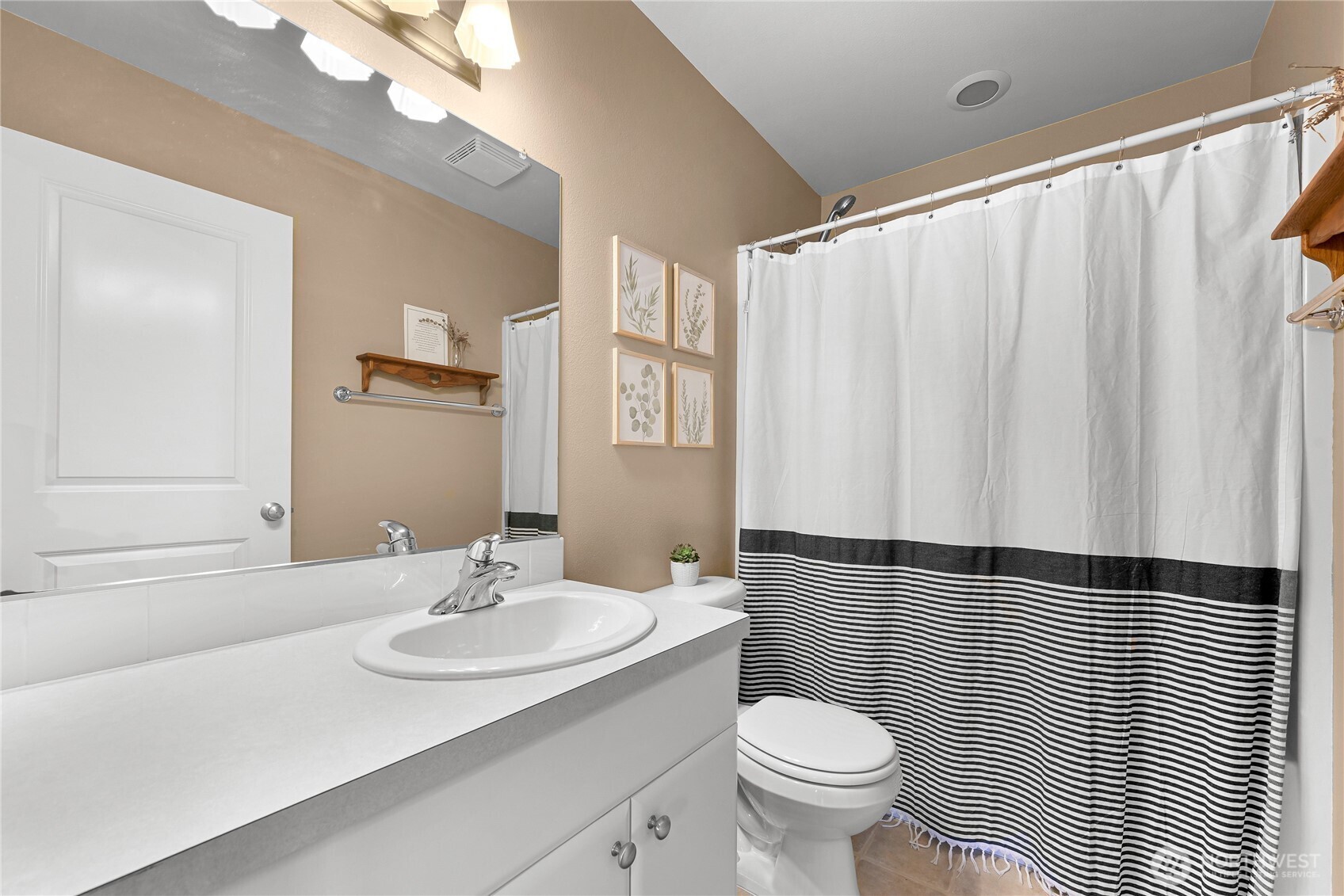 2002 Heartland Drive , Lynden, WA 98264