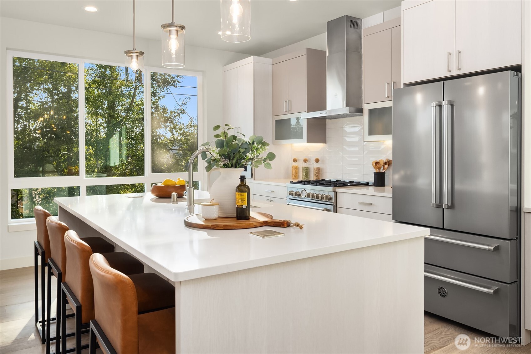 4570 22nd Avenue SW, Seattle, WA 98106