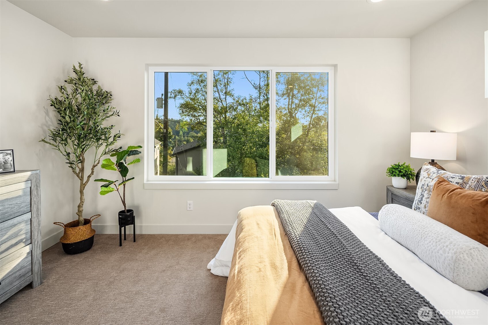 4570 22nd Avenue SW, Seattle, WA 98106