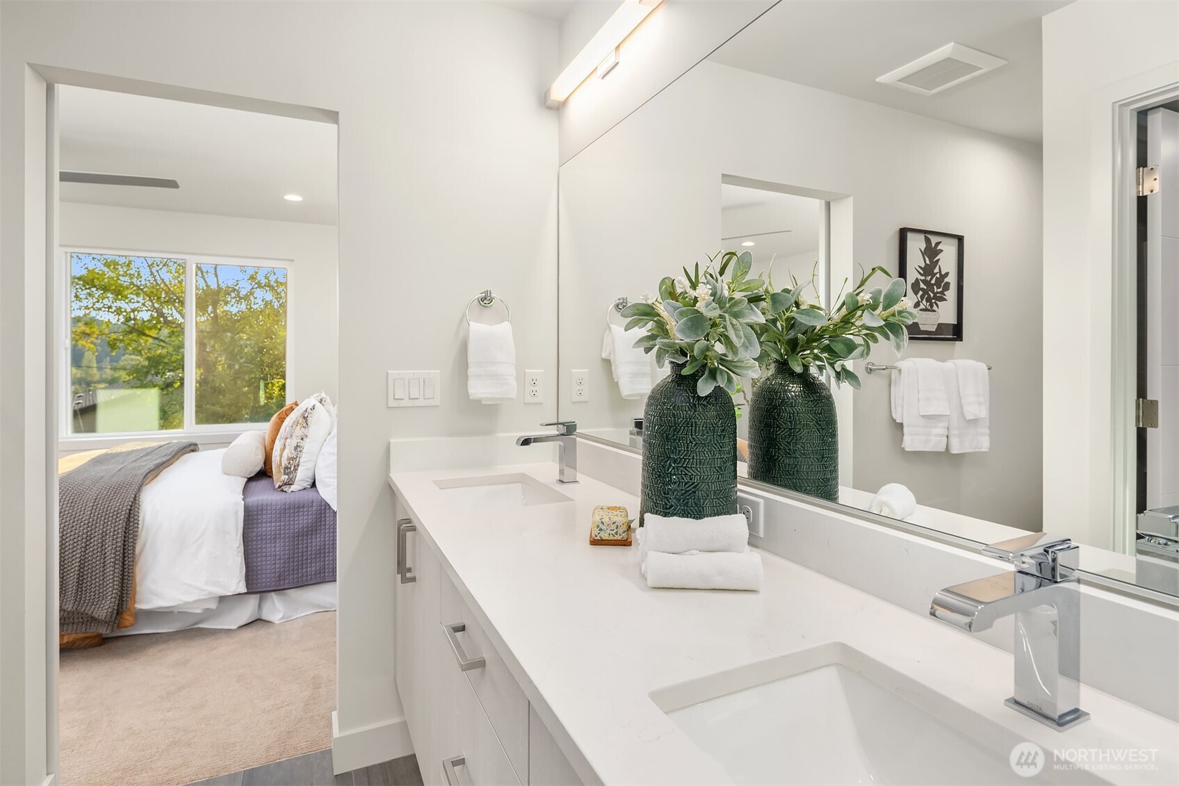 4570 22nd Avenue SW, Seattle, WA 98106