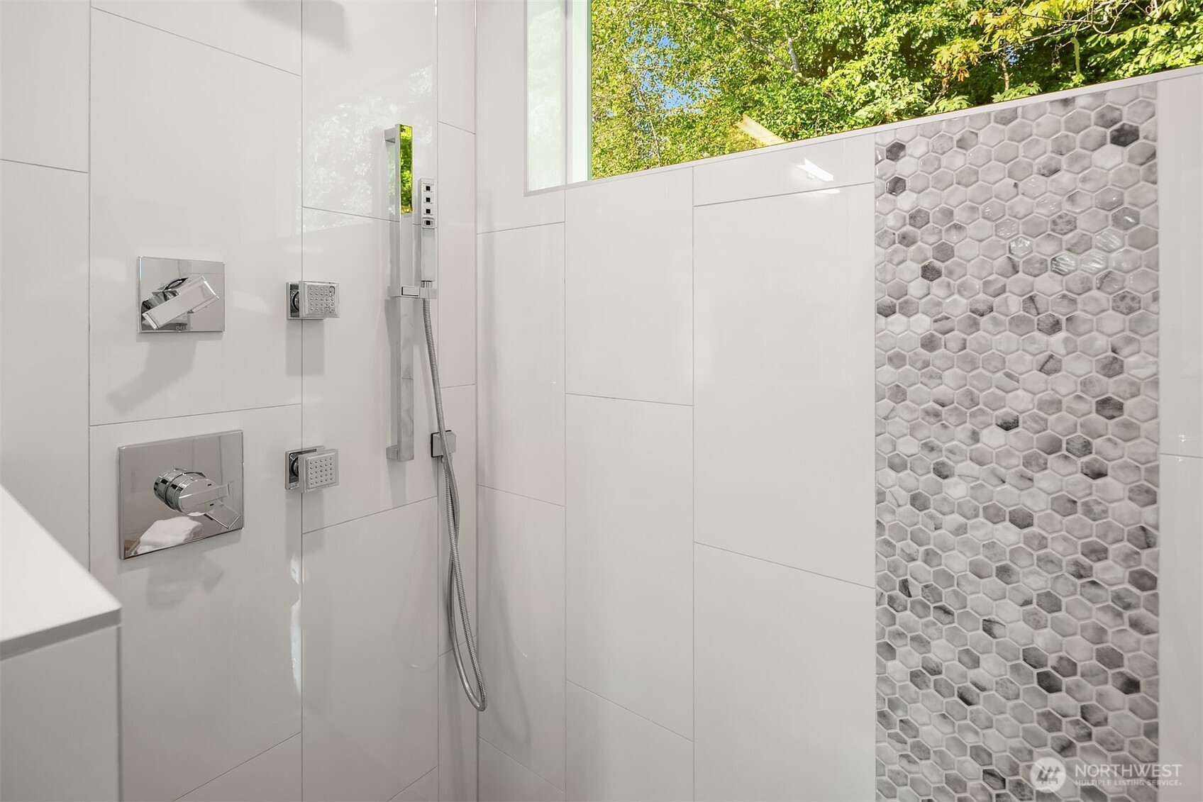 4570 22nd Avenue SW, Seattle, WA 98106