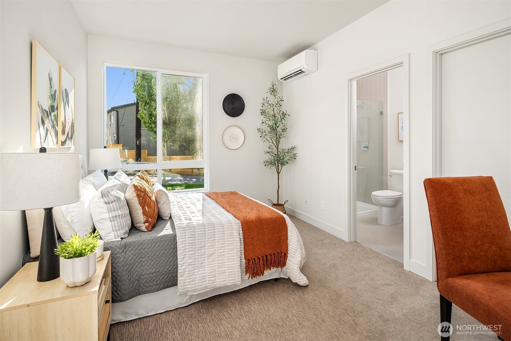 4570 22nd Avenue SW, Seattle, WA 98106