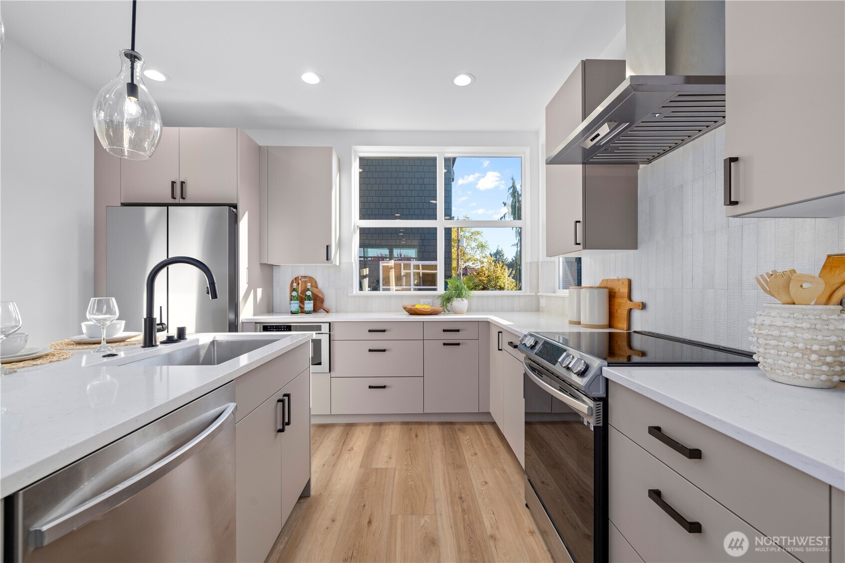 1704 A N 47th Street , Seattle, WA 98103