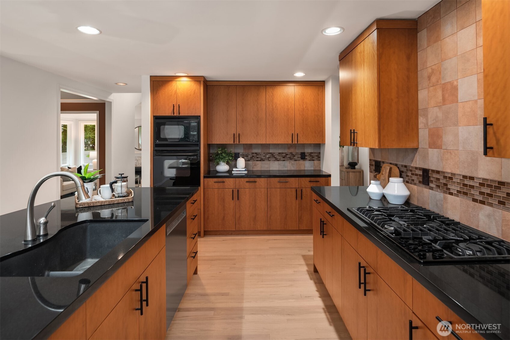 16005 NE 160th Street , Woodinville, WA 98072-2551