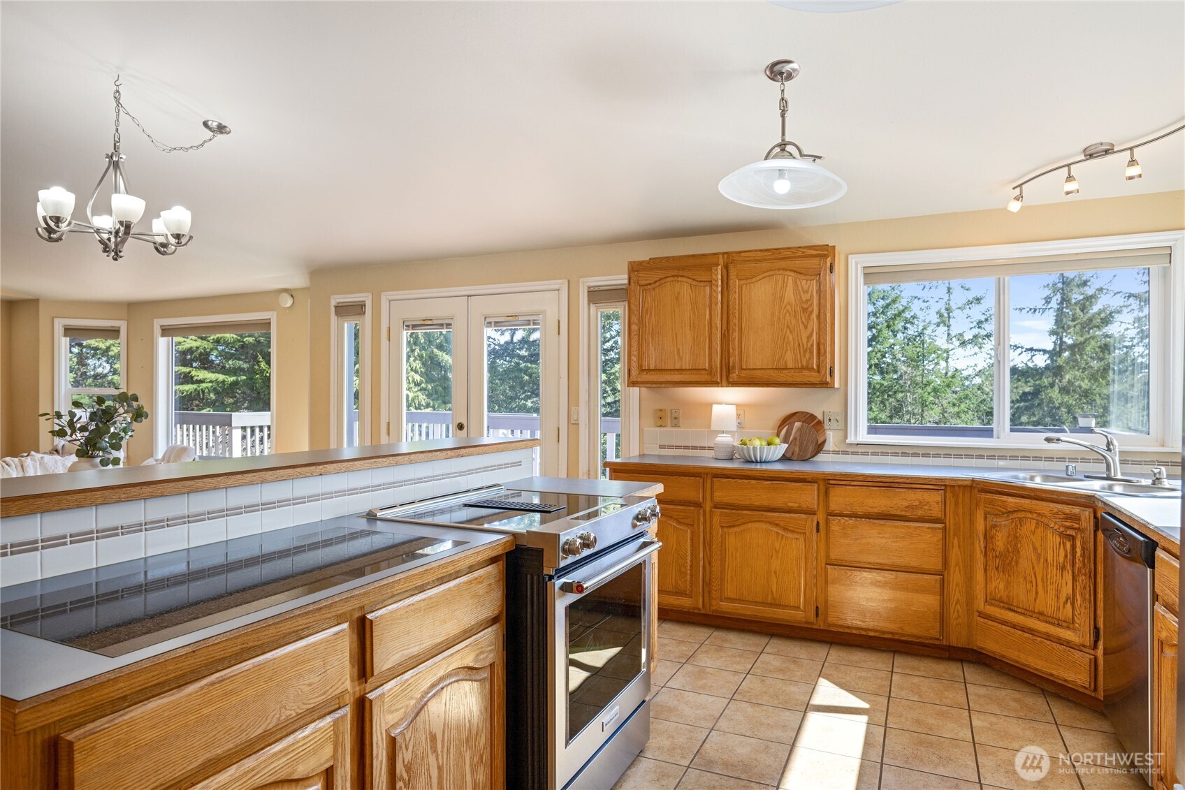 261 E Rainier Court , Allyn, WA 98524