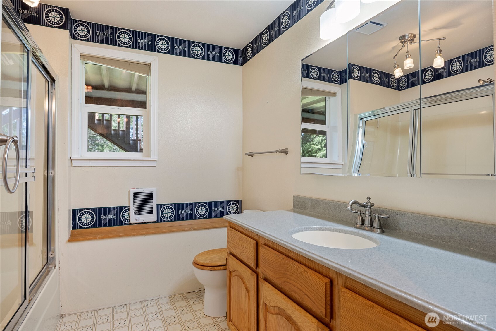 261 E Rainier Court , Allyn, WA 98524