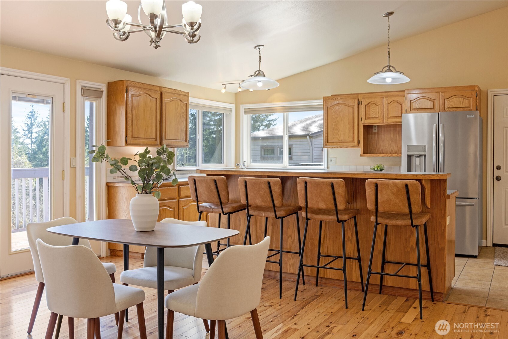 261 E Rainier Court , Allyn, WA 98524