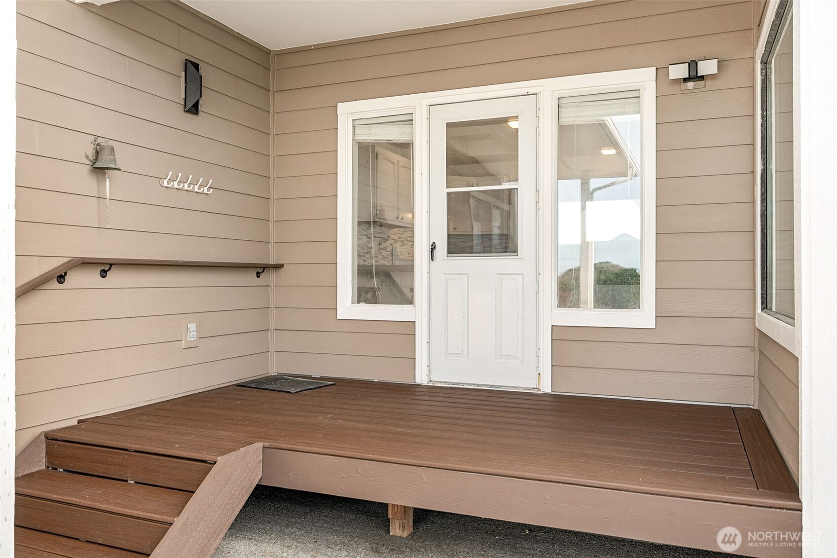 1071 Ocean Shores Boulevard SW, Ocean Shores, WA 98569