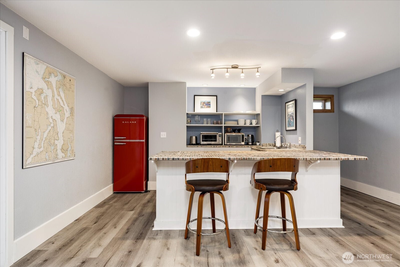 2745 Evening Glory Court , Clinton, WA 98236