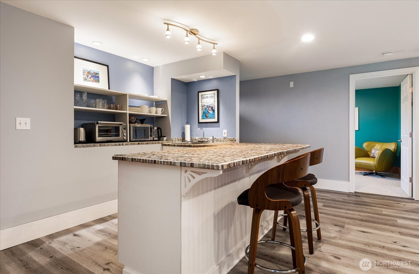 2745 Evening Glory Court , Clinton, WA 98236