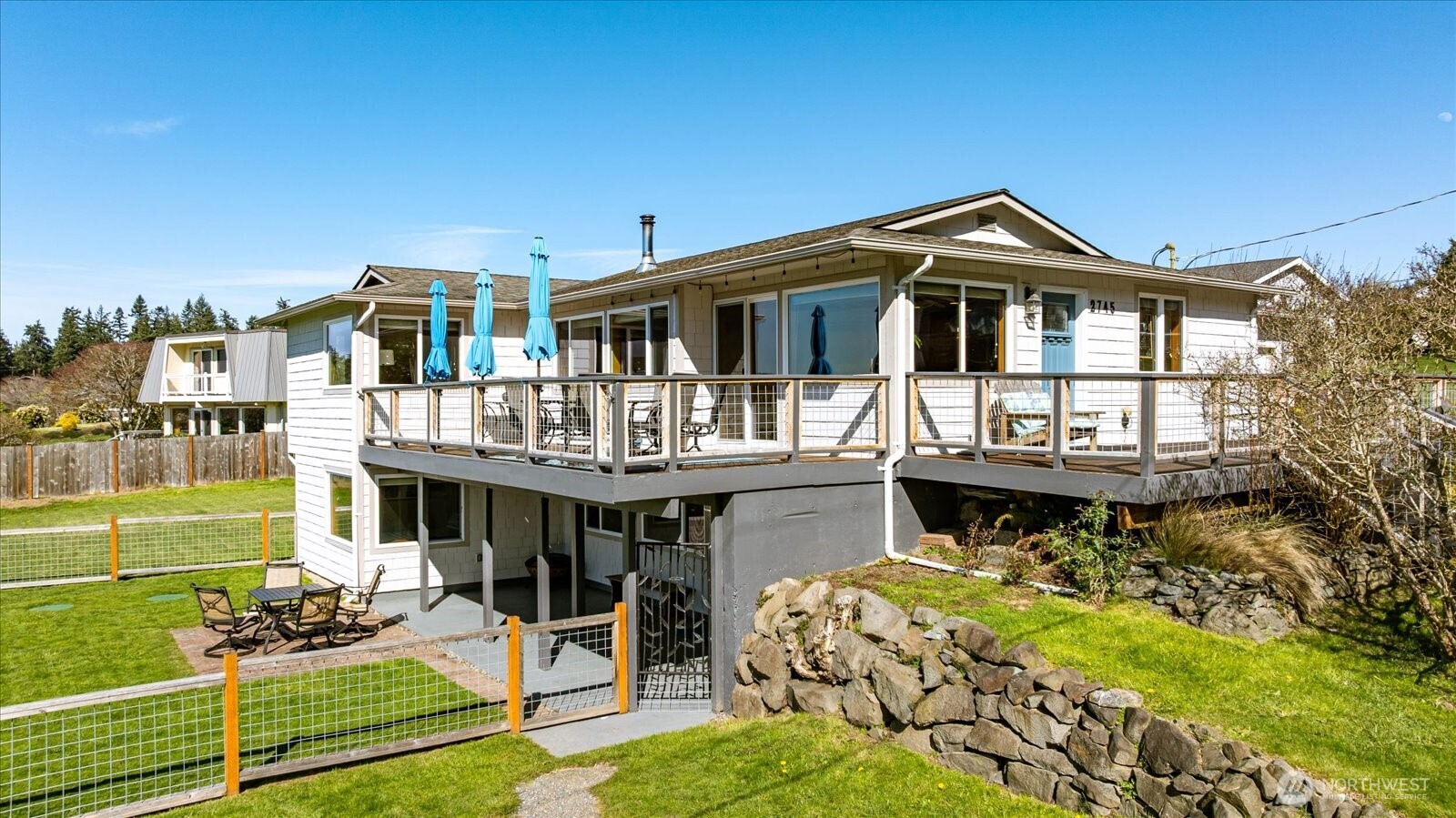 2745 Evening Glory Court , Clinton, WA 98236