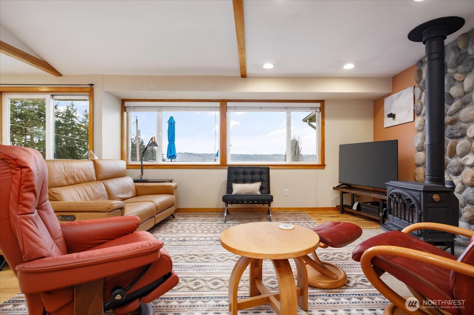 2745 Evening Glory Court , Clinton, WA 98236