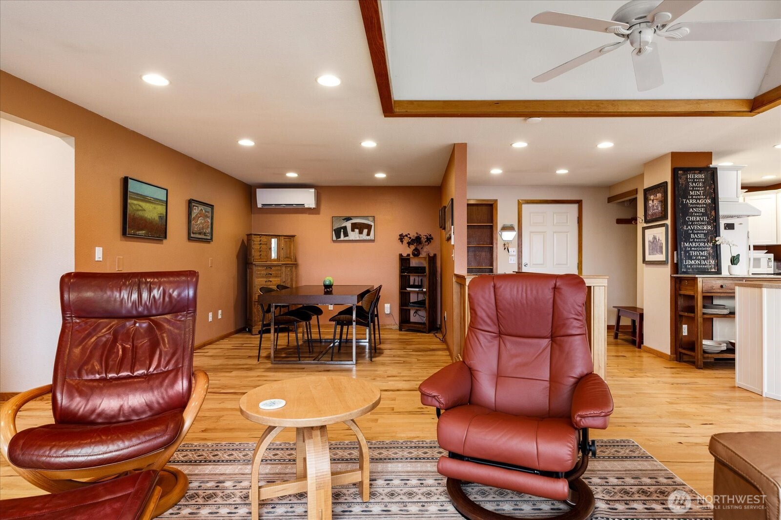 2745 Evening Glory Court , Clinton, WA 98236