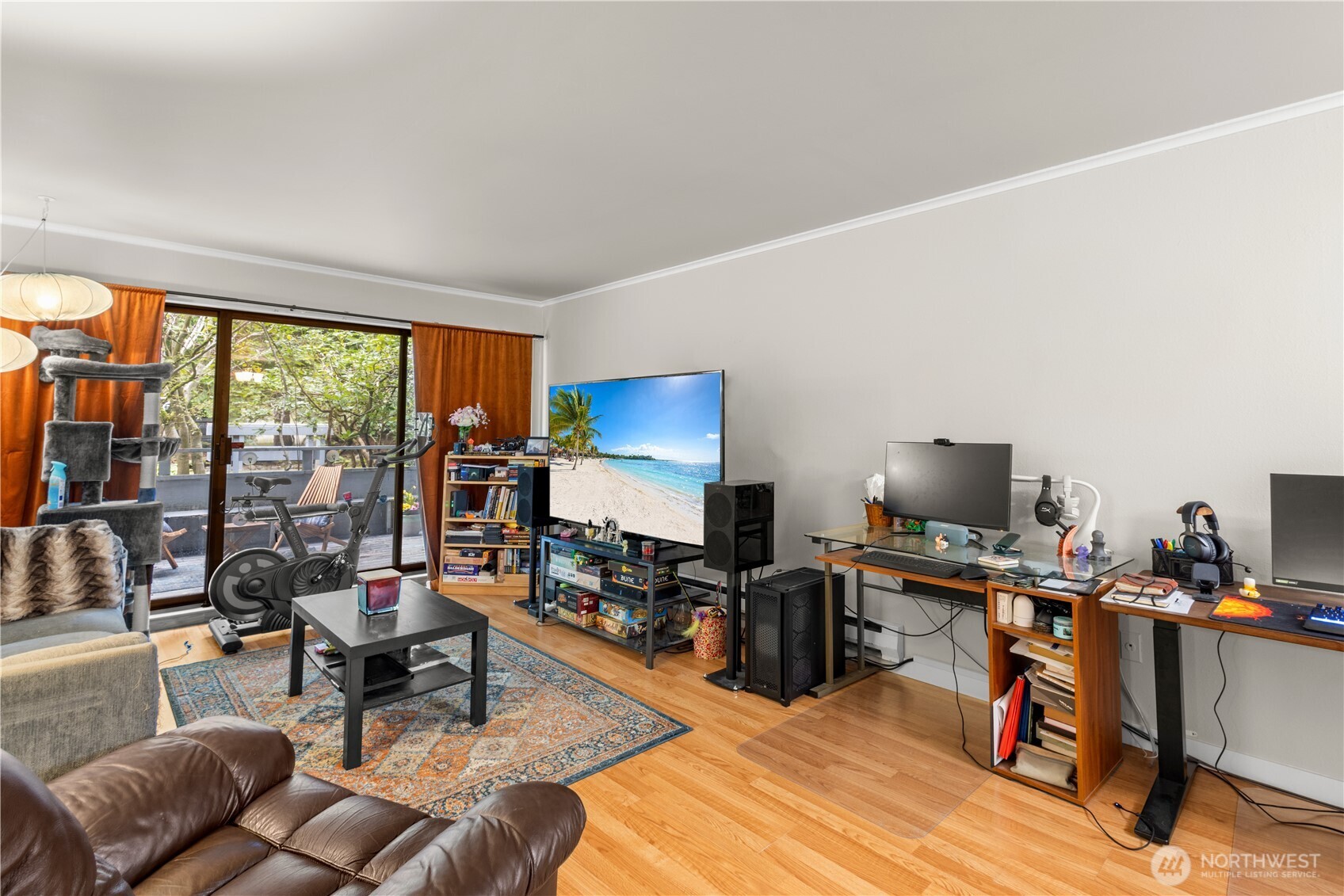 7930 SE 34th Street #203, Mercer Island, WA 98040