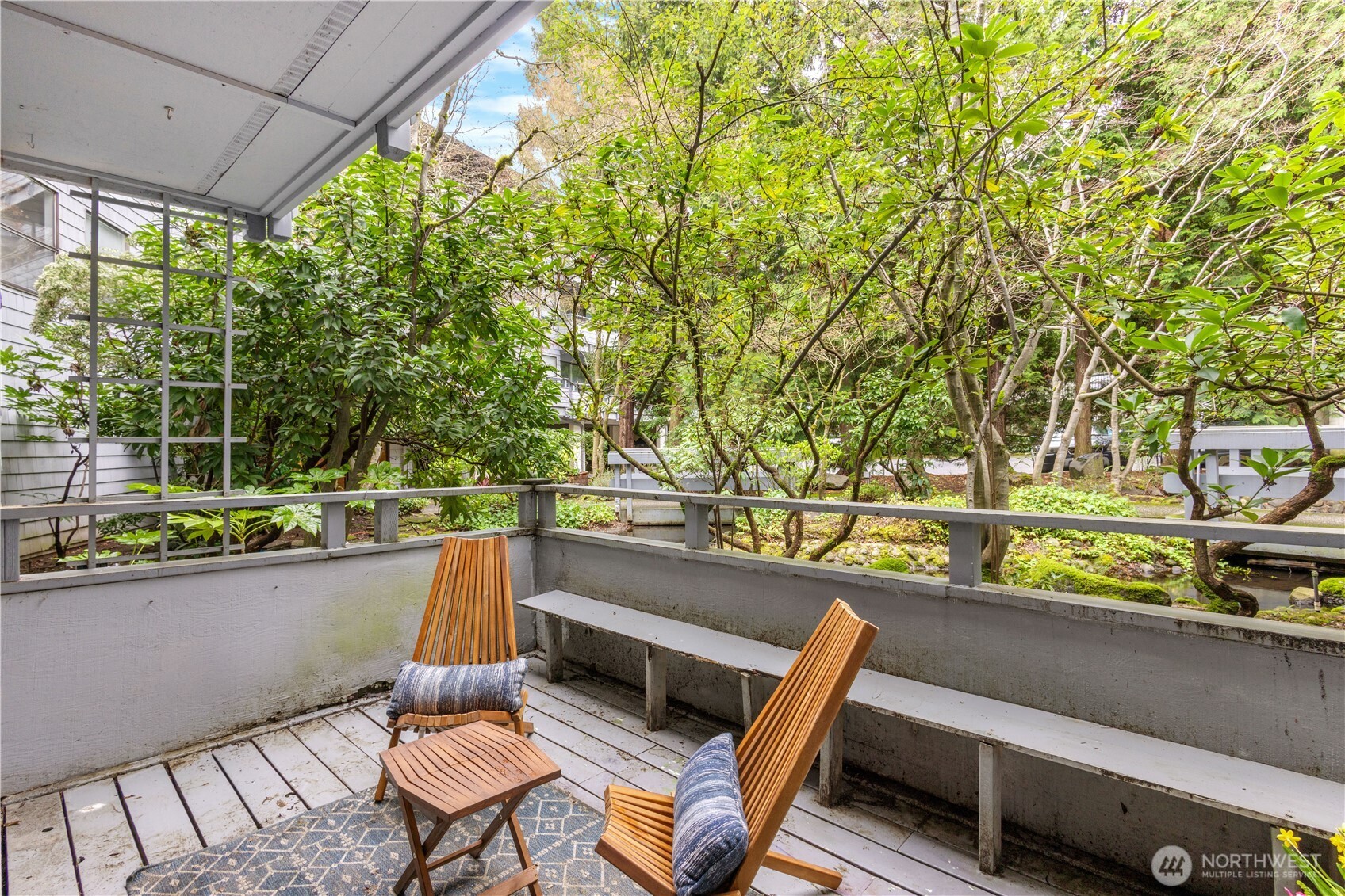 7930 SE 34th Street #203, Mercer Island, WA 98040