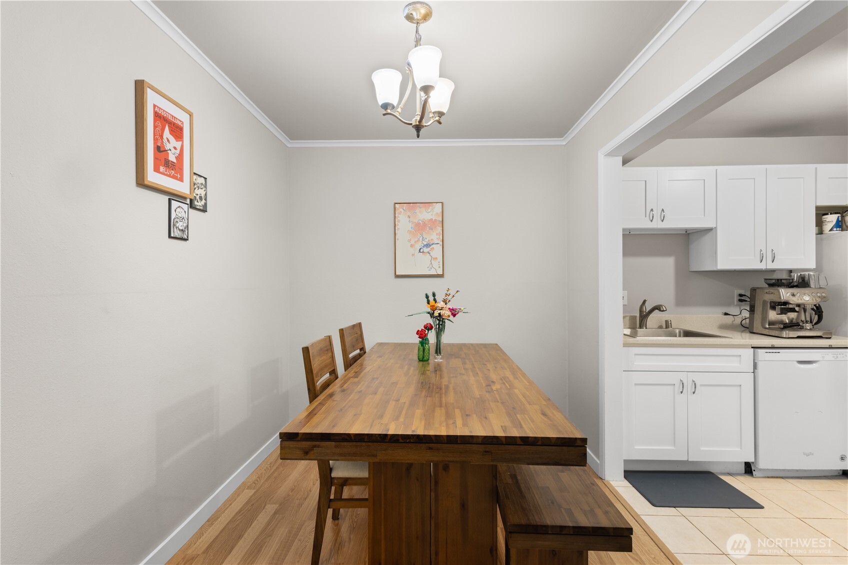 7930 SE 34th Street #203, Mercer Island, WA 98040