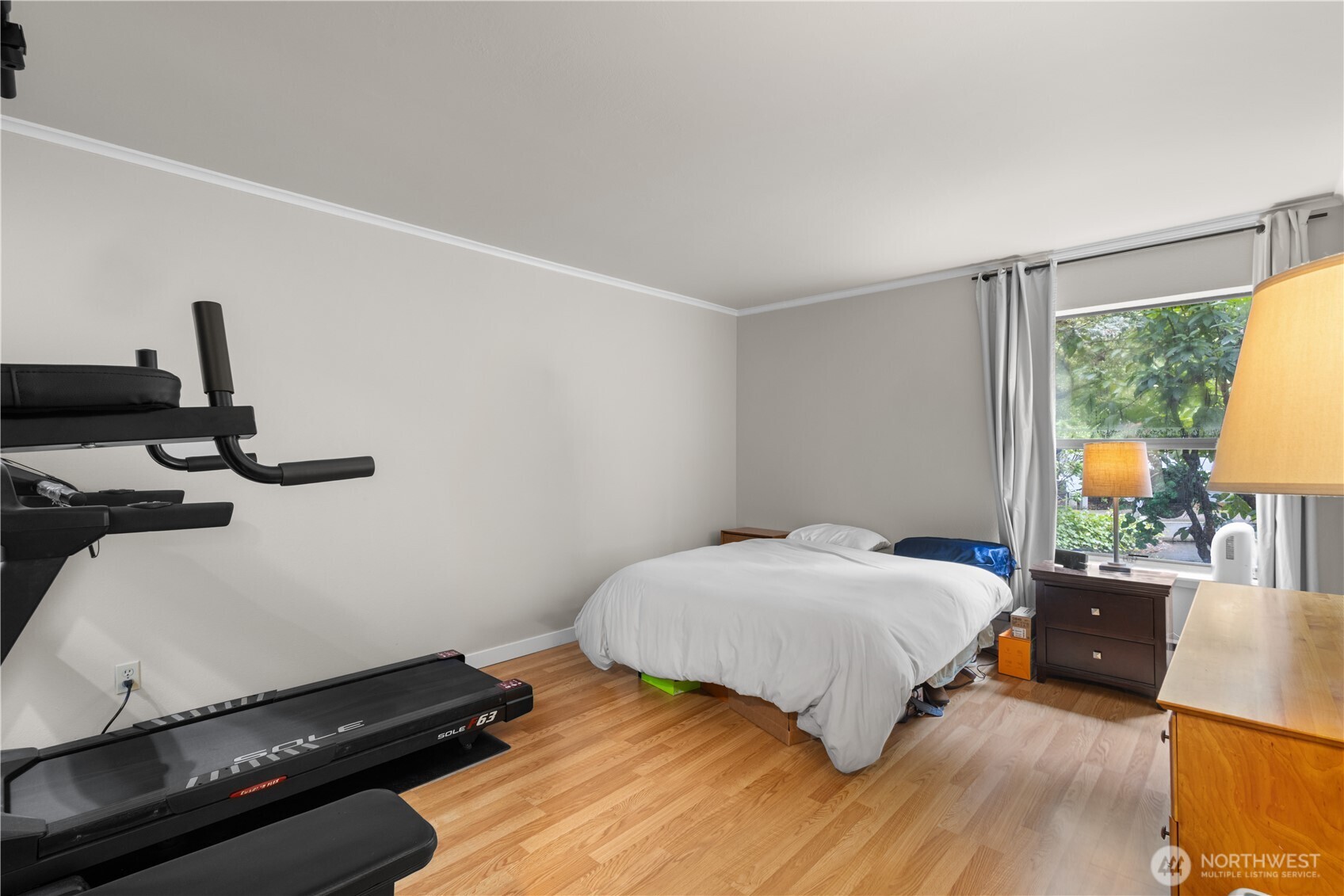 7930 SE 34th Street #203, Mercer Island, WA 98040