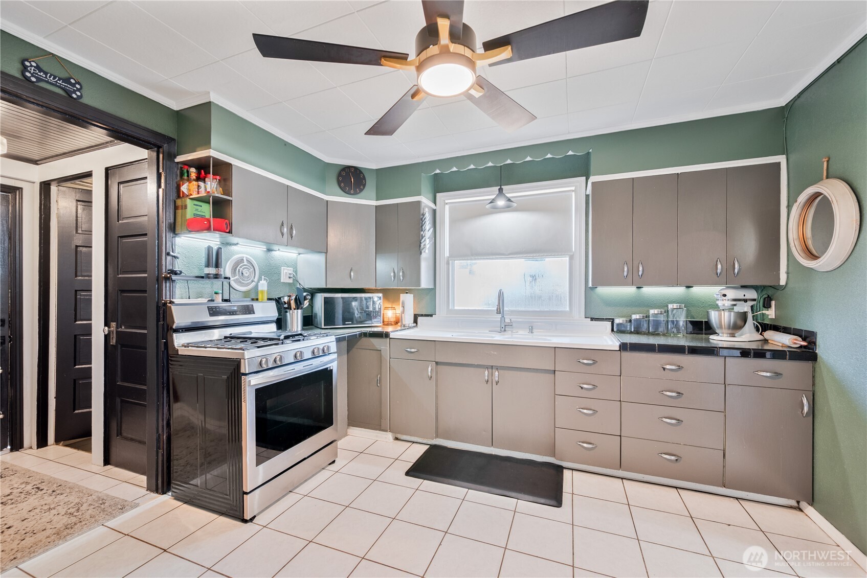 304 Crawford Street , Kelso, WA 98626