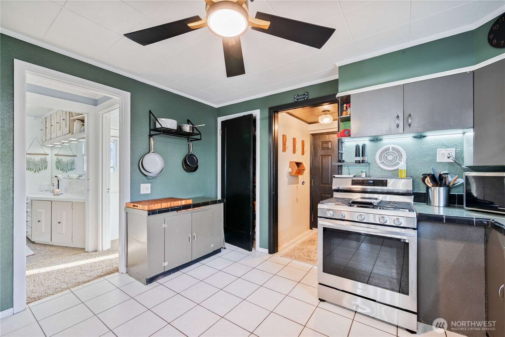 304 Crawford Street , Kelso, WA 98626