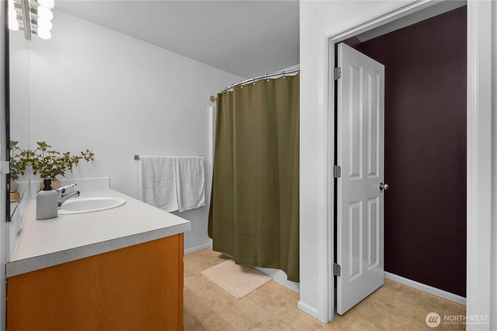 5805 SE Pennsylvania St , Lacey, WA 98513