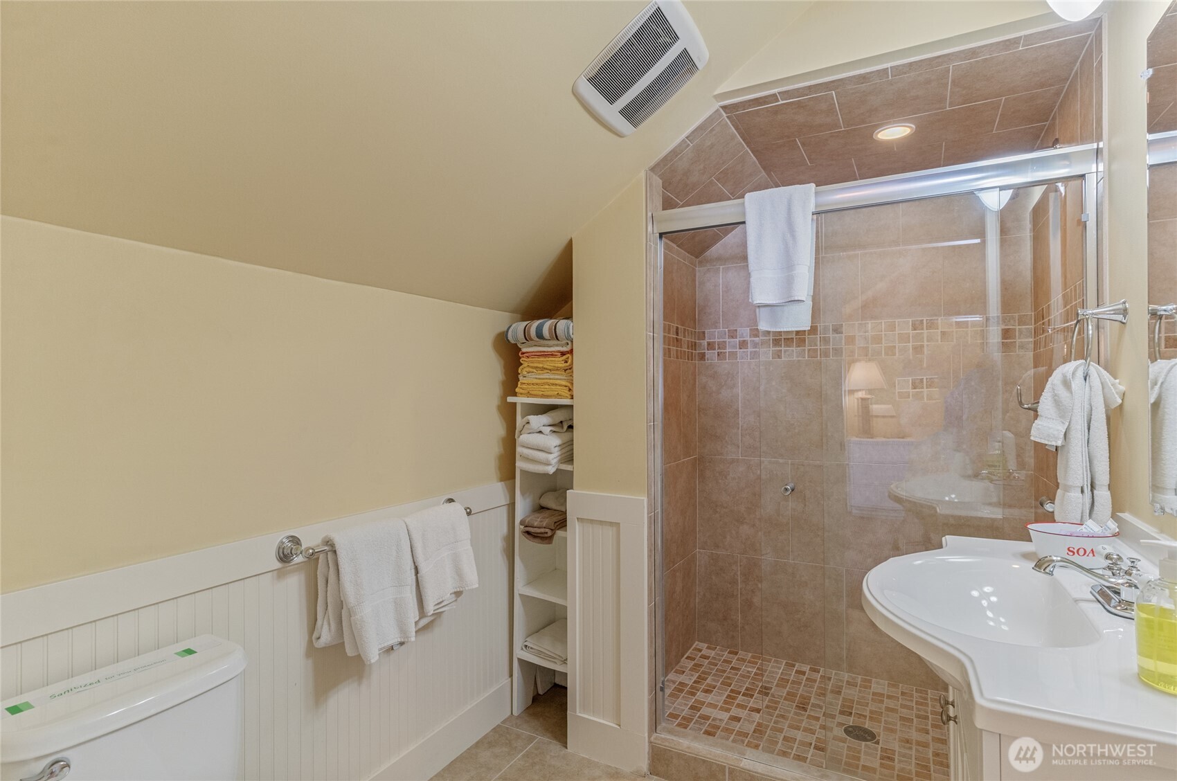 117 Barefoot Lane , Oroville, WA 98844