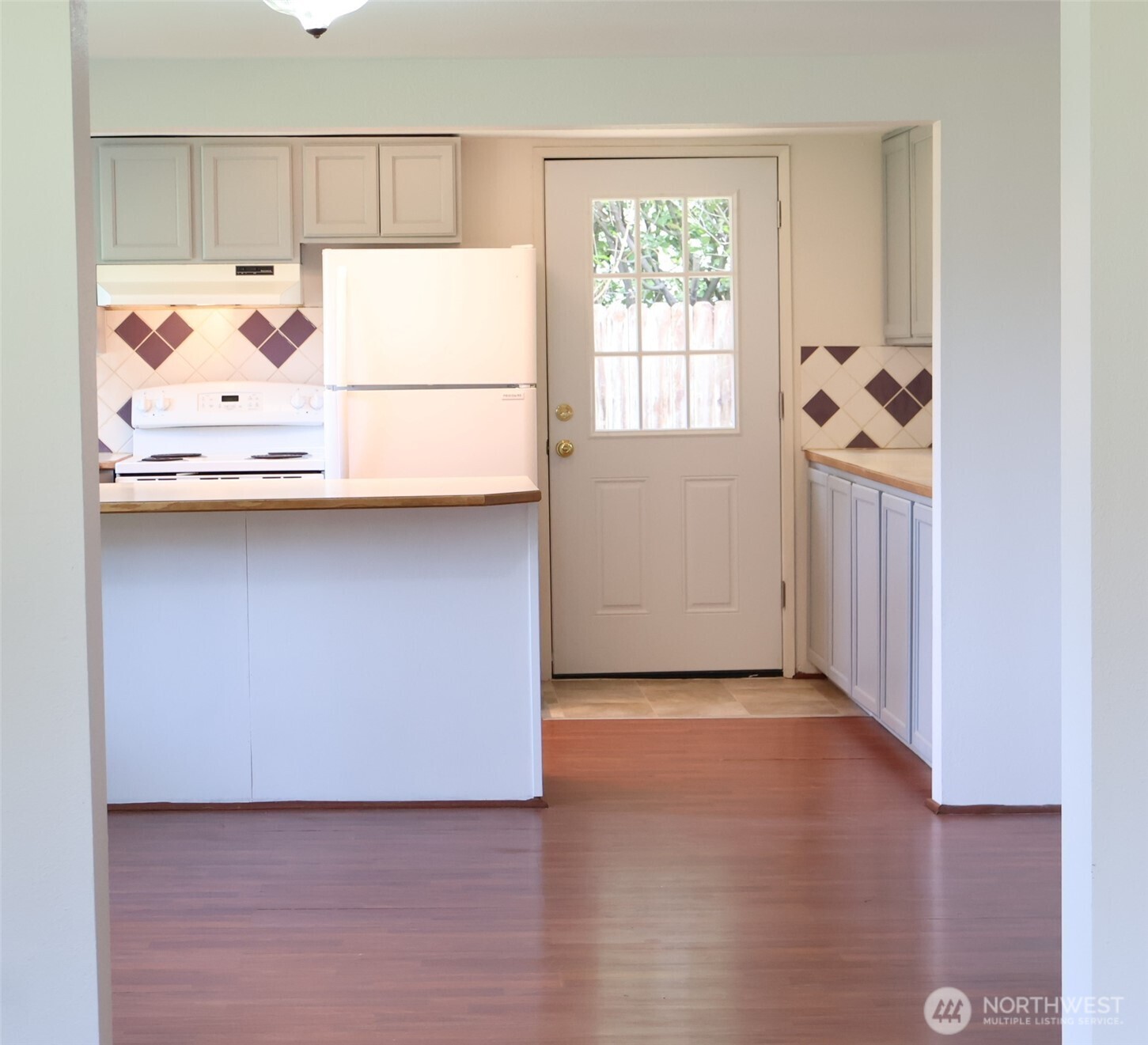 4484 SE Foss Road , Port Orchard, WA 98366