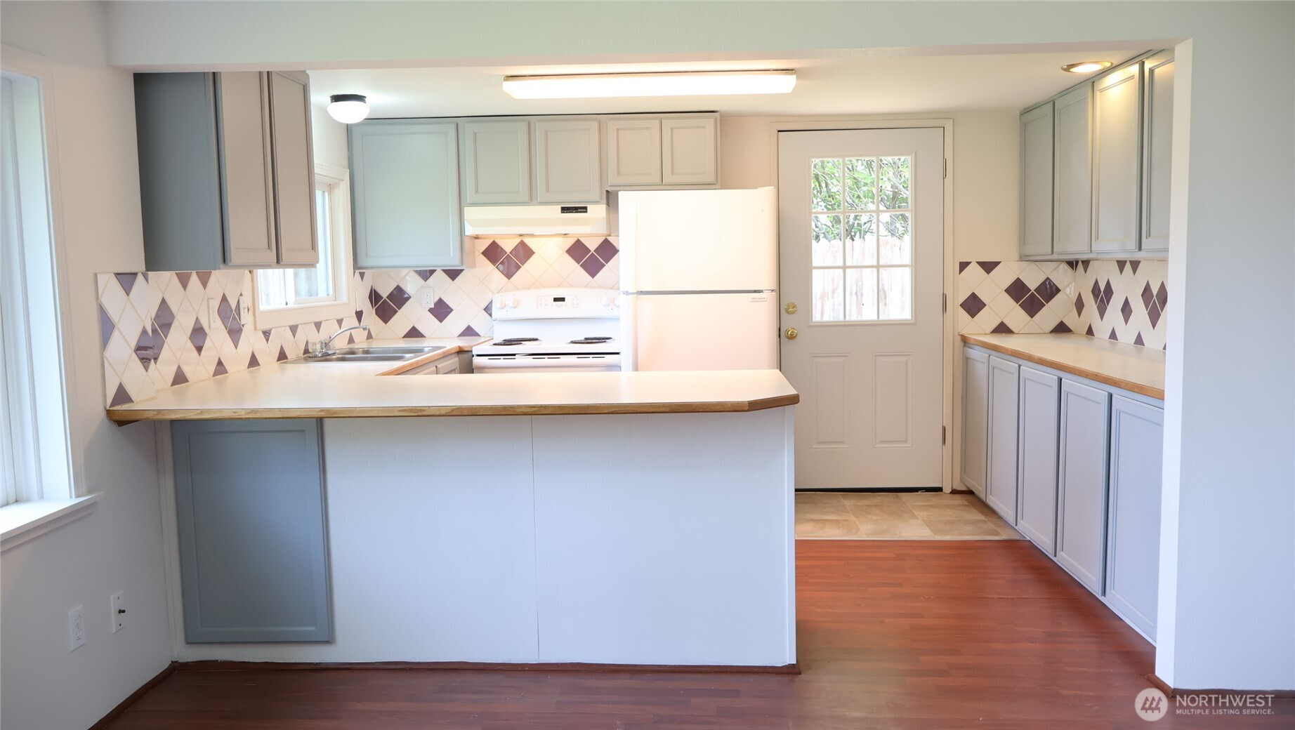 4484 SE Foss Road , Port Orchard, WA 98366