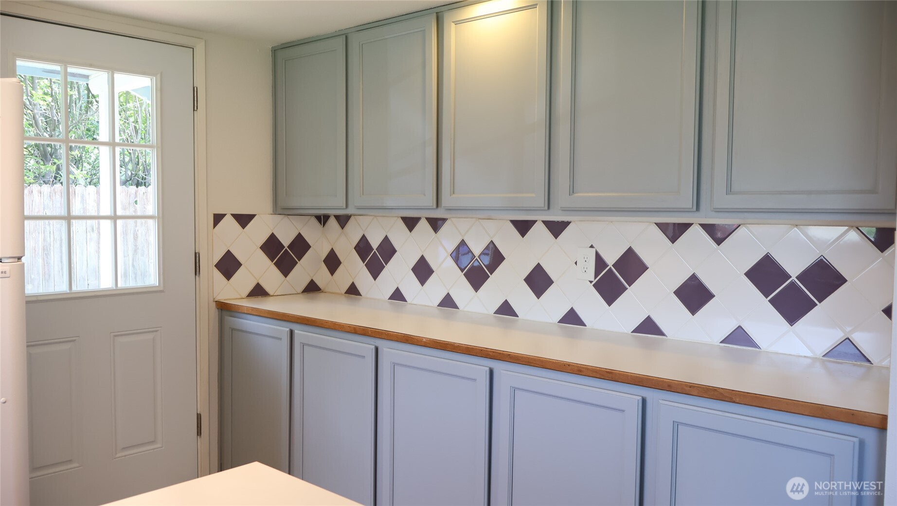 4484 SE Foss Road , Port Orchard, WA 98366